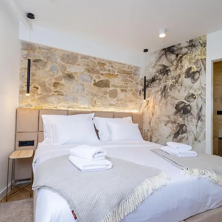 Olea Luxury & 3*
