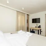 Olea Luxury & לינה וארוחת בוקר 3*