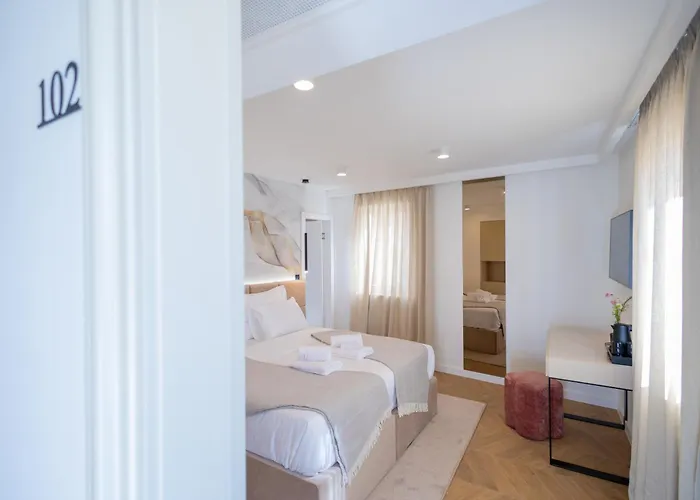 Olea Luxury &
