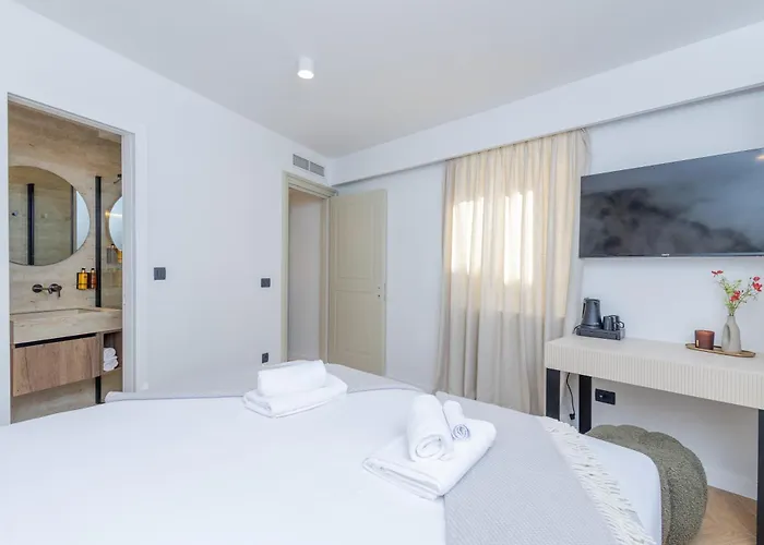 Olea Luxury & 3*